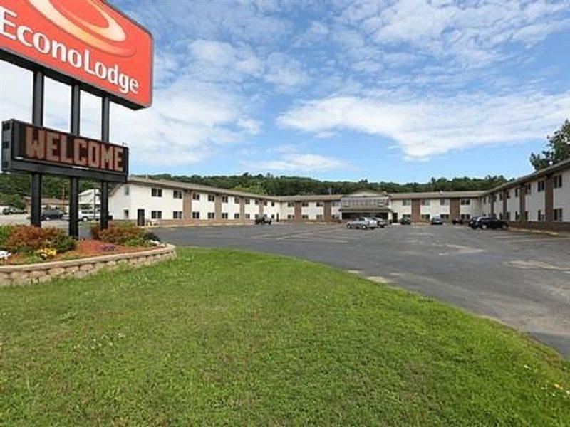 Econo Lodge Inn&Suites Iron Mountain Exterior foto