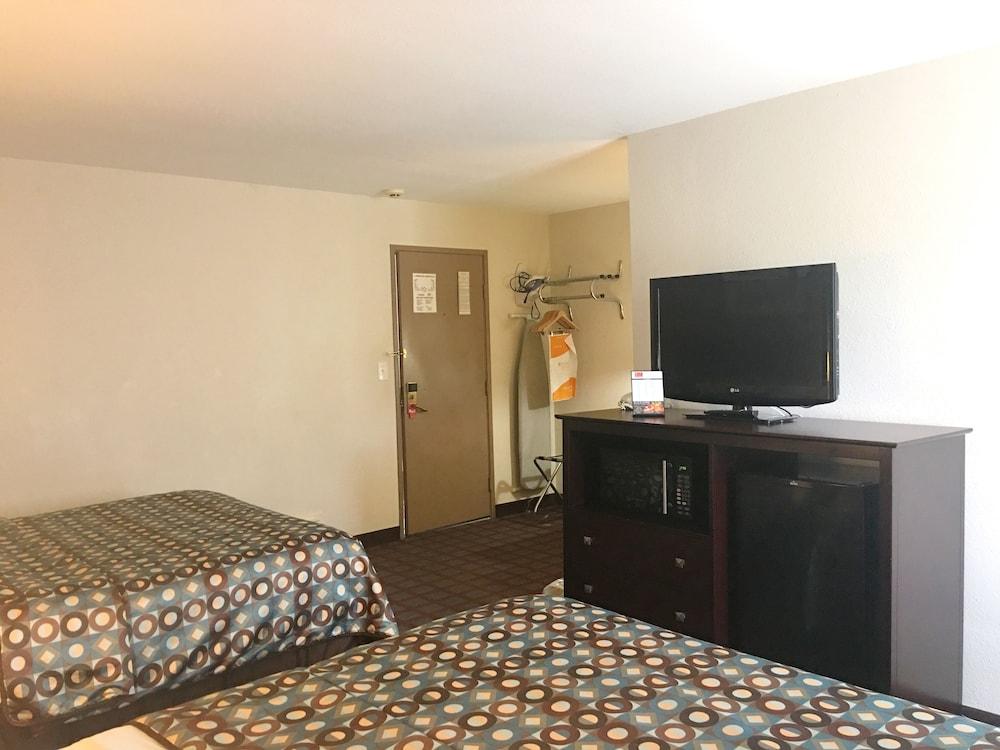 Econo Lodge Inn&Suites Iron Mountain Exterior foto