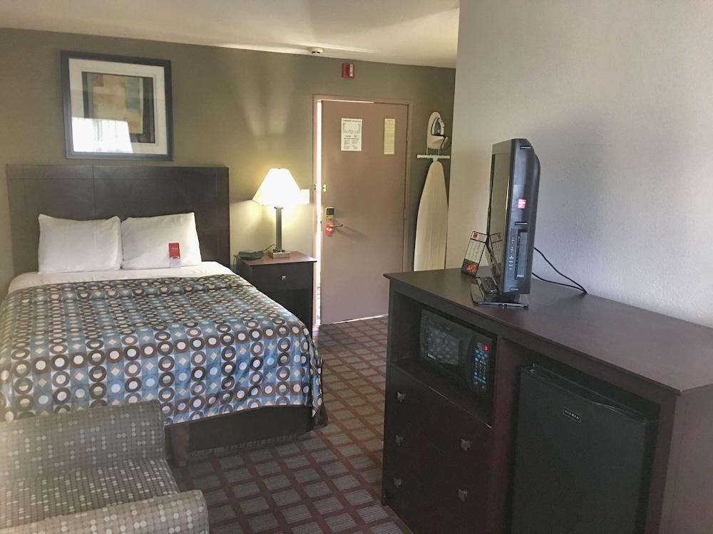Econo Lodge Inn&Suites Iron Mountain Exterior foto