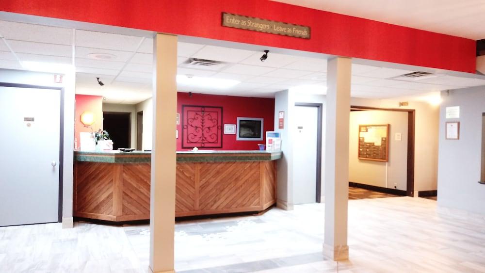 Econo Lodge Inn&Suites Iron Mountain Exterior foto