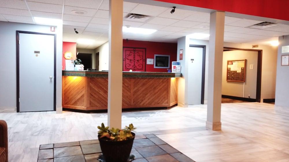 Econo Lodge Inn&Suites Iron Mountain Exterior foto