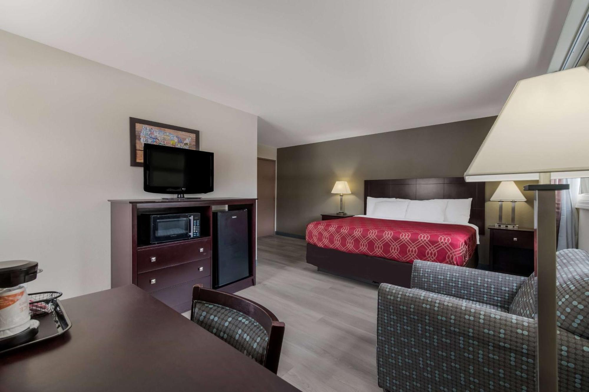 Econo Lodge Inn&Suites Iron Mountain Exterior foto
