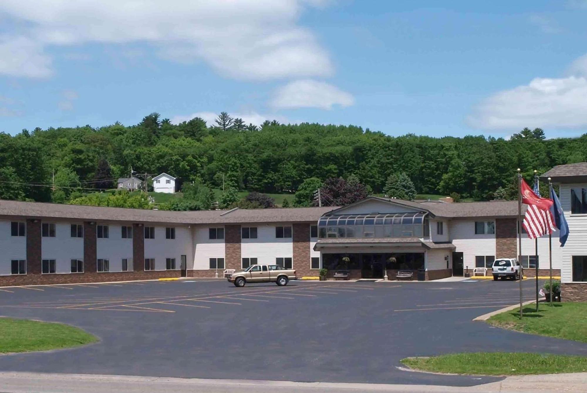 Econo Lodge Inn&Suites Iron Mountain Exterior foto
