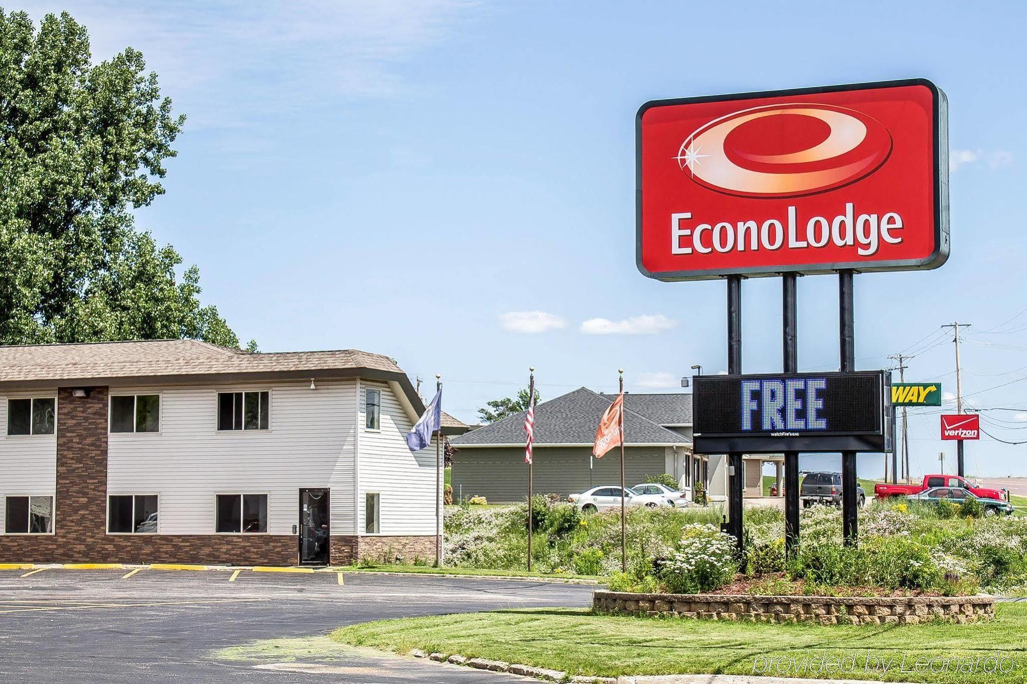 Econo Lodge Inn&Suites Iron Mountain Exterior foto